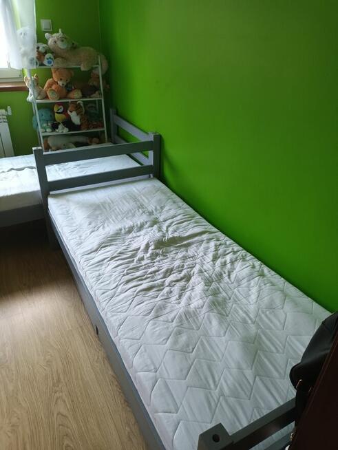 Sprzedam łóżko piętrowe.