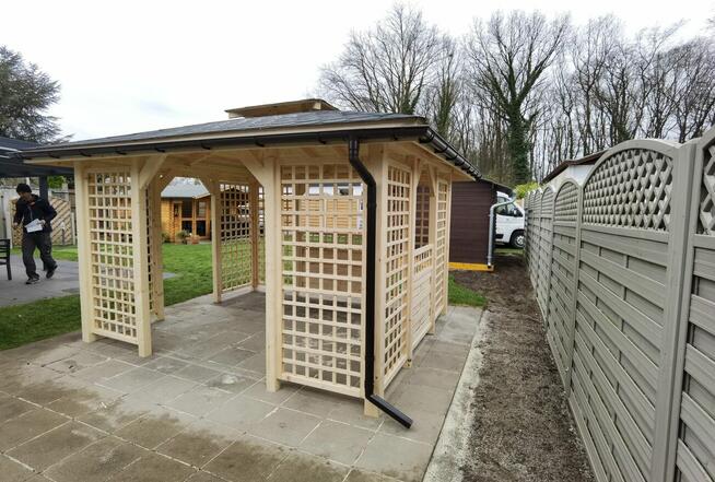 Altana ogrodowa KRATKA Z RYNNĄ - PRODUCENT