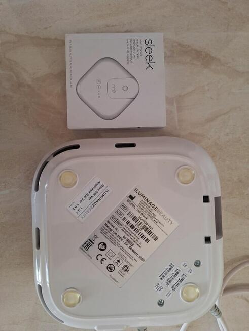 Depilator laserowy Iluminage Beauty Me Sleek IPL + RF