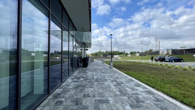 Nowoczesny lokal usługowy 102 m2