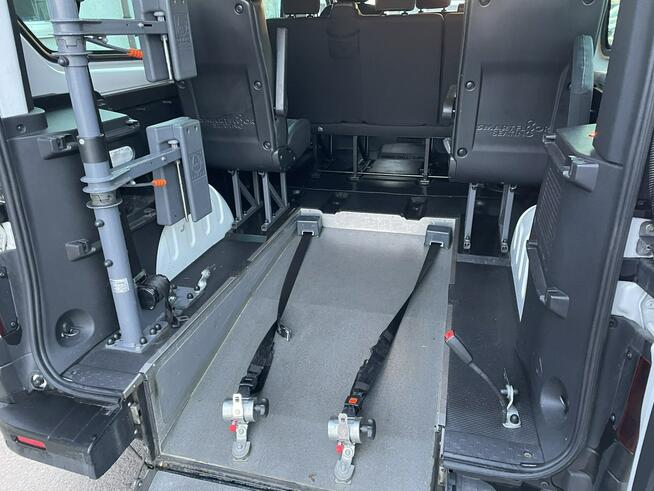 Opel Vivaro dla Niepełnosprawnych inwalida Rampa Model 2019