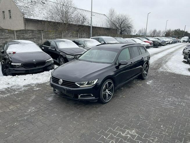 Volkswagen Passat Variant Highline Automat Podgrzewanie Skóra MOMO 150KM