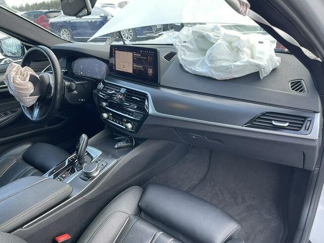 BMW 520 Mpakiet XDrive mHEV Skóra Kamera Pamięć Panorama HAK 190KM