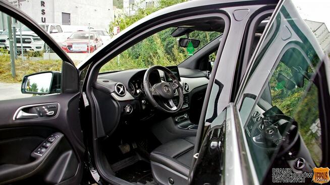 Mercedes B 250 2.0 211KM 4Matic Aut. Skóra Panorama Kamera El. fotele Bi xenon + LED