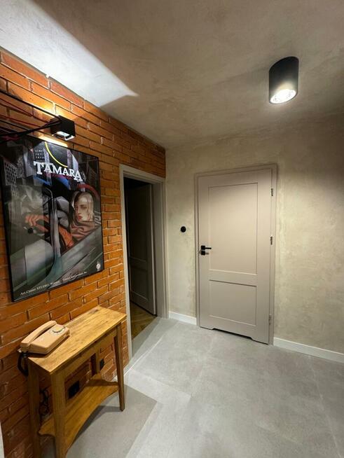 2 pok. po generalnym remoncie przy ul. Wallenroda