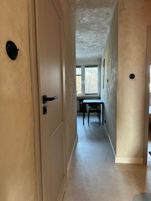 2 pok. po generalnym remoncie przy ul. Wallenroda