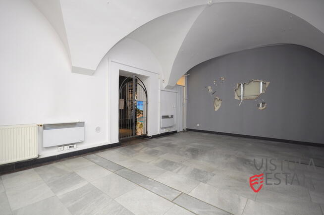 Piękny lokal witrynowy w centrum