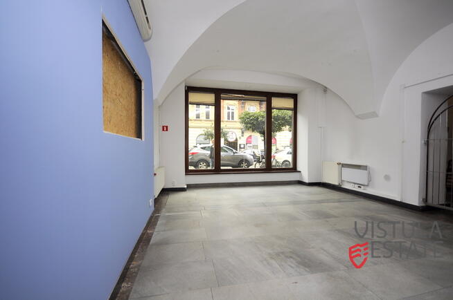 Piękny lokal witrynowy w centrum
