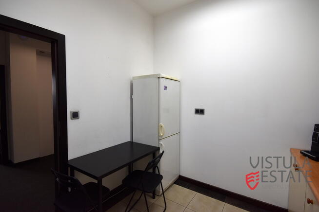 Niewielki lokal biurowy w okolicy ul. Brożka