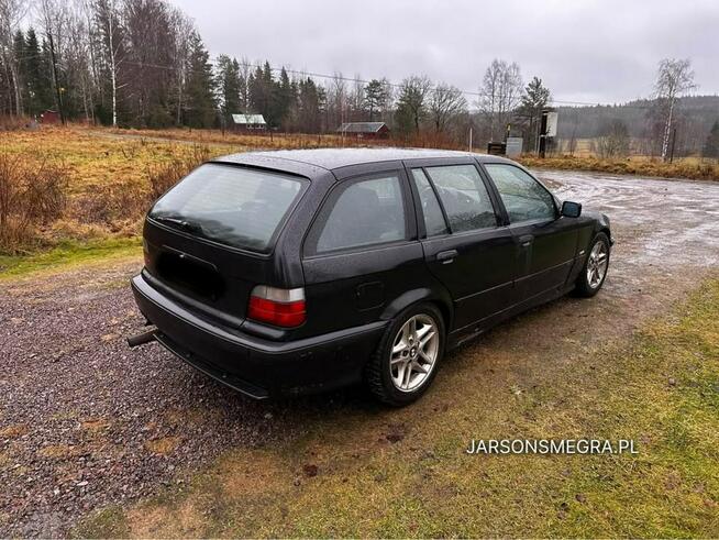 BMW 323