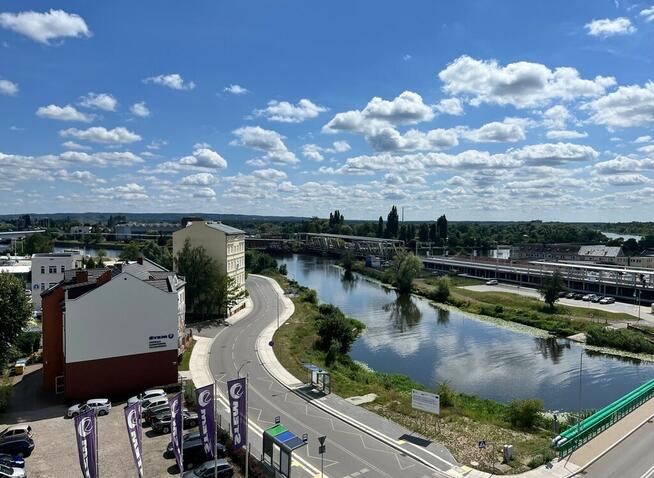 Luksusowy apartament z widokiem na rzekę