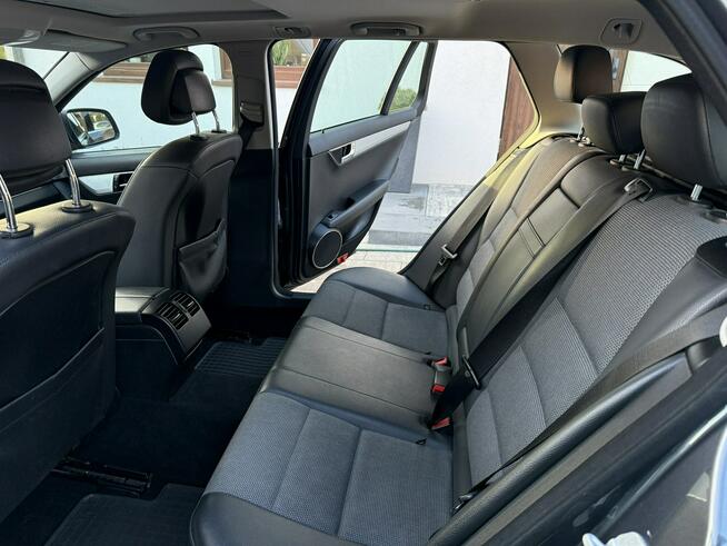 Mercedes C 180 NOWY ROZRZĄD ! Bardzo zadbana - 100% oryginalny przebieg