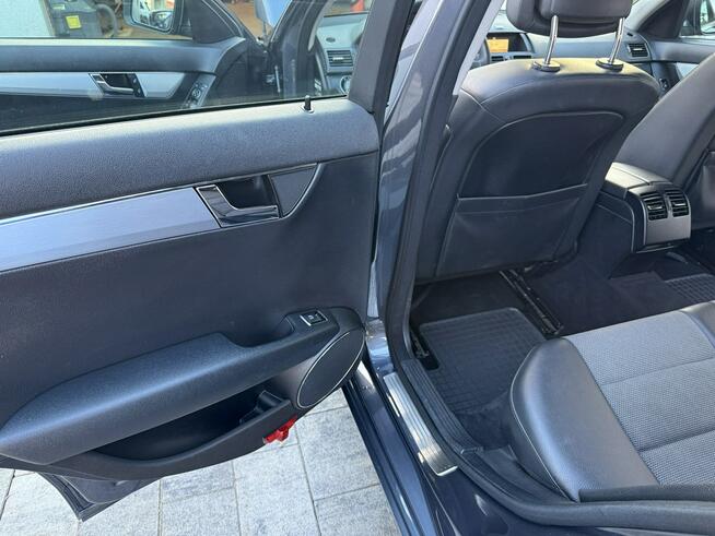 Mercedes C 180 NOWY ROZRZĄD ! Bardzo zadbana - 100% oryginalny przebieg