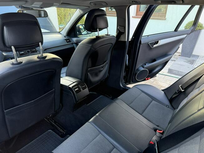 Mercedes C 180 NOWY ROZRZĄD ! Bardzo zadbana - 100% oryginalny przebieg