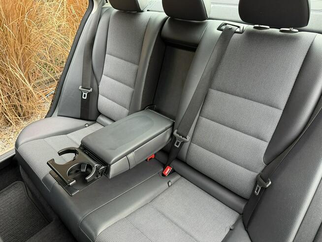 Mercedes C 200 Bardzo zadbana - 100% oryginalny przebieg