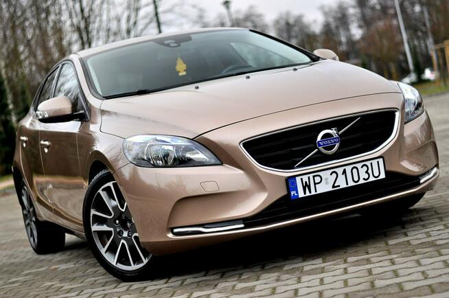 Volvo V40 1,6 HDi 115Km Automat Ledy Digital Navi Harman Kardon