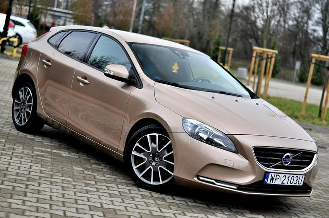 Volvo V40 1,6 HDi 115Km Automat Ledy Digital Navi Harman Kardon