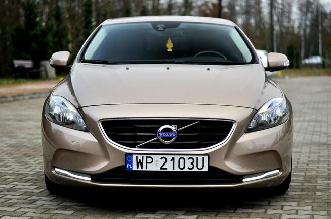 Volvo V40 1,6 HDi 115Km Automat Ledy Digital Navi Harman Kardon