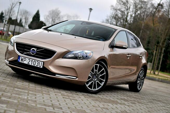 Volvo V40 1,6 HDi 115Km Automat Ledy Digital Navi Harman Kardon