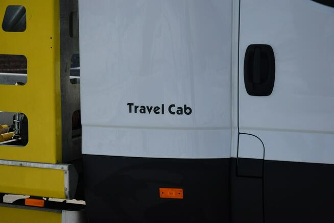 Iveco Daily 72C 3.0D Automat Laweta z Piętrem na 2 auta/ Serwisowany/ 135 TYS KM !!