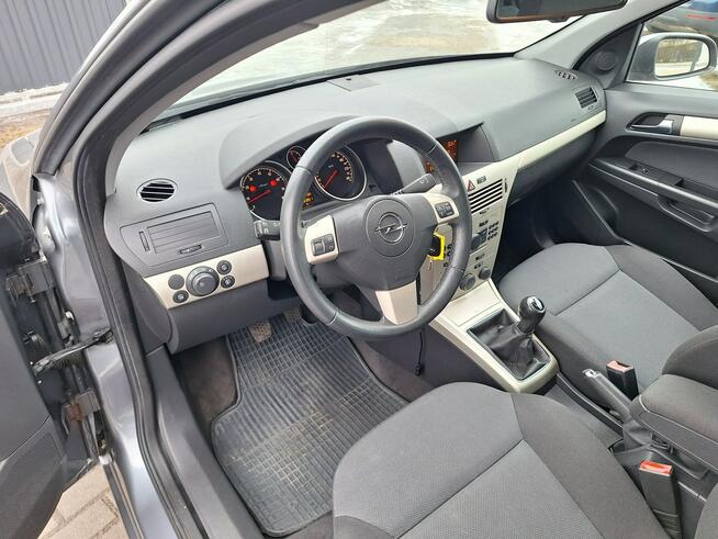 Opel Astra Klimatyzacja Parktronik Serwisowany Bezwypadkowy Stan Bardzo Dobry