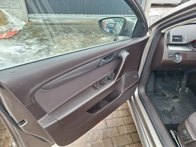Volkswagen Passat Klimatronik Nawigacja Parktronik Serwisowany Bezwypadkowy Stan Bardzo