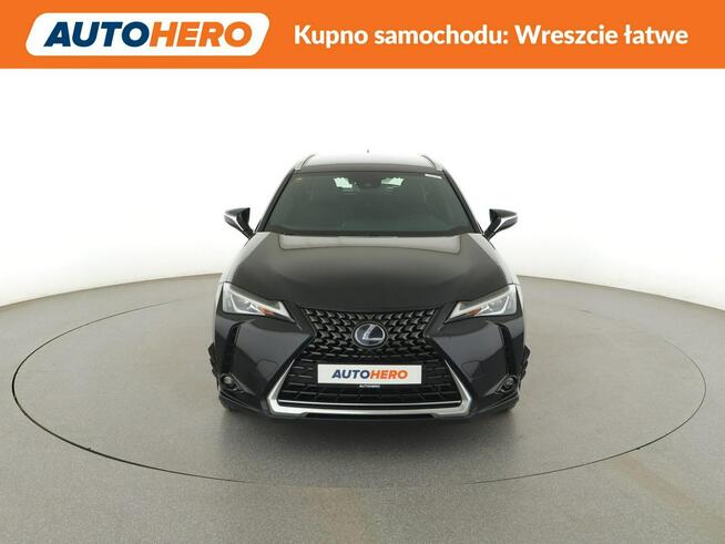 Lexus UX Business HEV alcantara navi kamera ACC LED