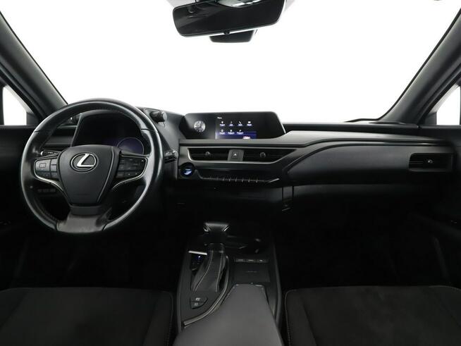 Lexus UX Business HEV alcantara navi kamera ACC LED