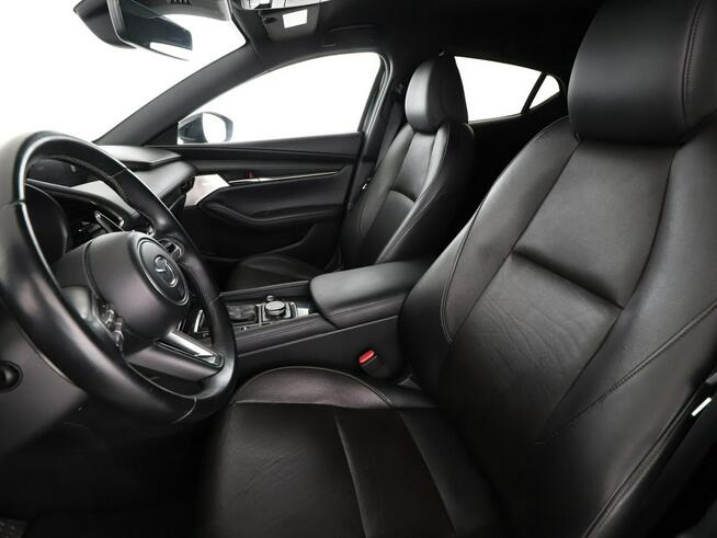 Mazda 3 automat skóra full LED navi klima auto grzane fotele kamery