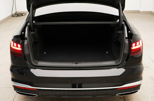 Audi A4 35TFSI 150KM Stronic Sline Tempomat Ambiente Kamera Alu19