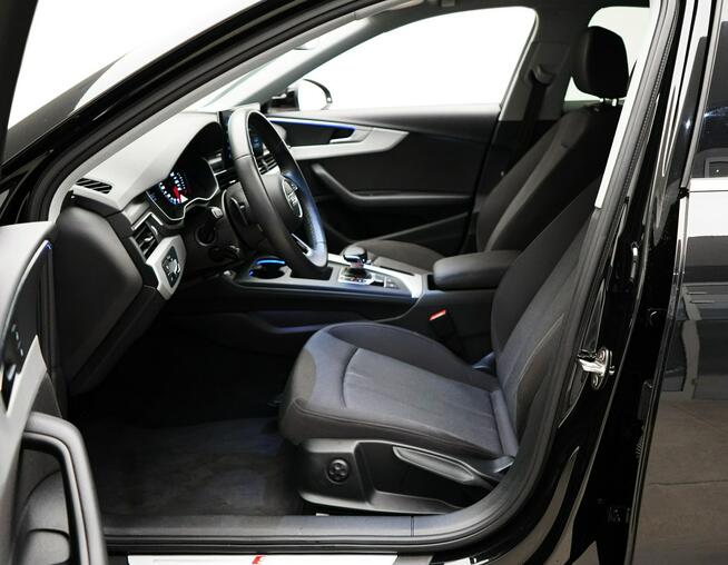 Audi A4 35TFSI 150KM Stronic Sline Tempomat Ambiente Kamera Alu19