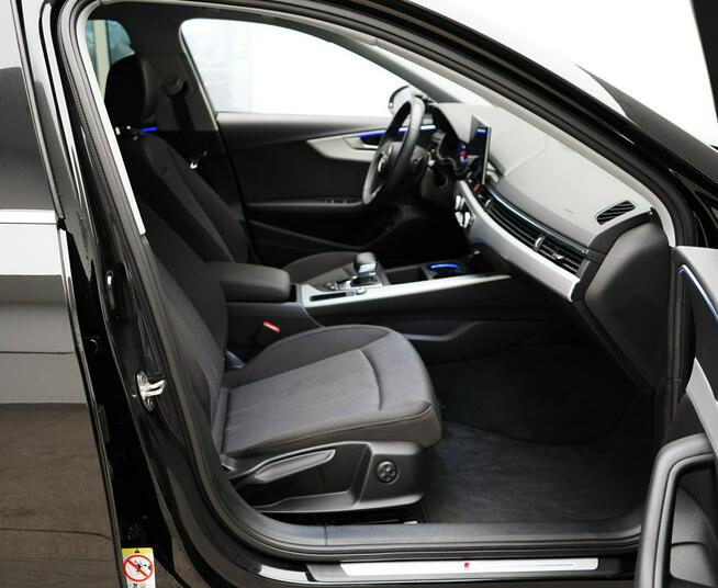 Audi A4 35TFSI 150KM Stronic Sline Tempomat Ambiente Kamera Alu19