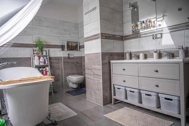 Dom wolnostojący, stawy, wędzarnia -duża działka