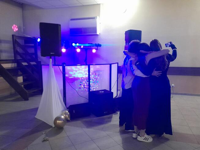 Dj, nagłośnienie i oświetlenie. Oprawa muzyczna imprez