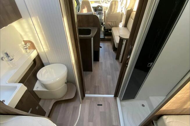 Wygodny kamper 4 osoby Benimar Tessoro 468 | Premium