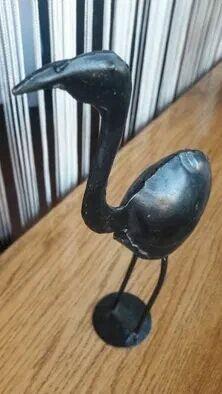 Figurka ptak metalowy czarny żuraw metal czapla metaloplasty