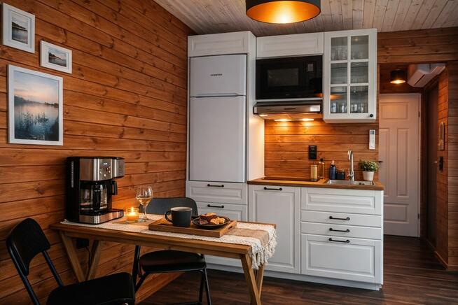 Tiny House nad Wisłą z prywatną balią – 30 min od Kazimierza