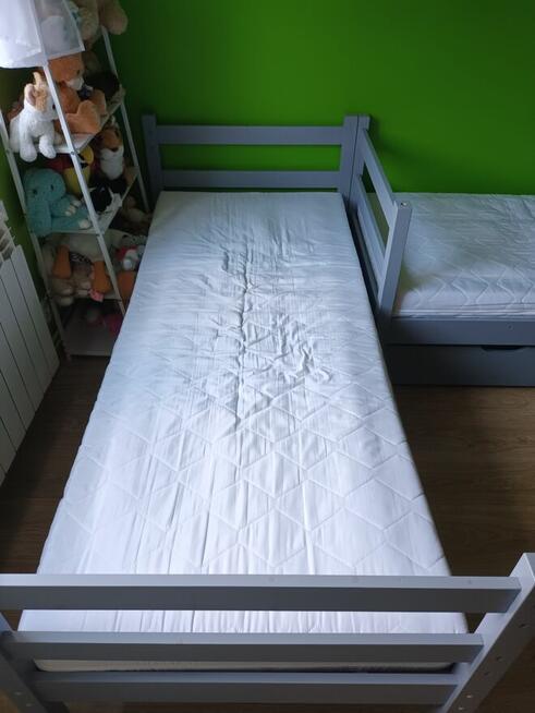 Sprzedam łóżko piętrowe.