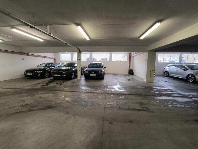 Garaż podziemny osiedle Aurora dzielnica Parkitka