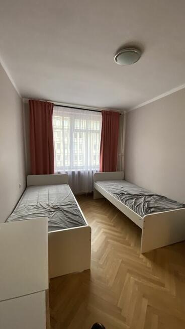 Przestronne 3 pokoje w ścisłym Centrum (Krucza/Żurawia)