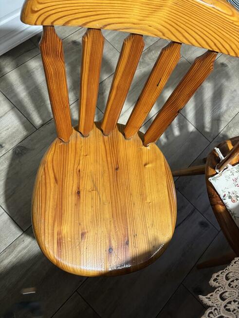 Sprzedam zestaw - stół i sześć krzeseł : drzewo modrzew.