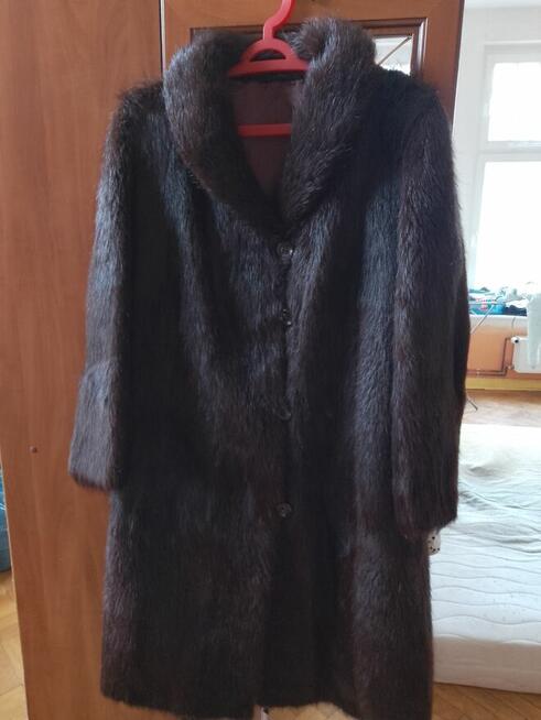 Płaszcz z prawdziwego futra z nutrii