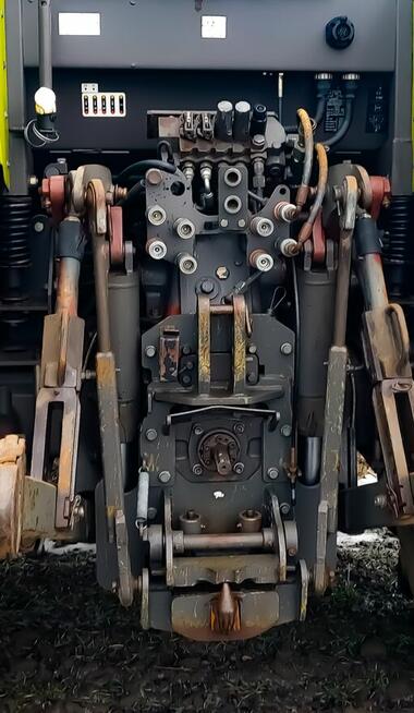 Ciągnik rolniczy Claas Ares 697 ATZ z ładowaczem czołowym