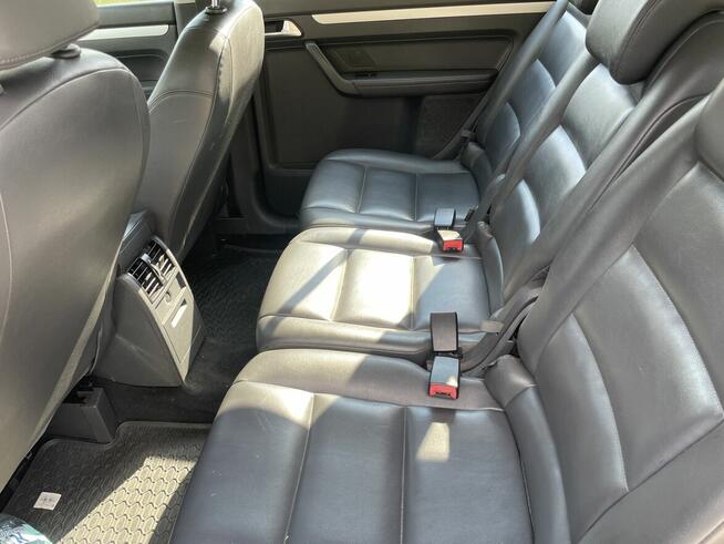 Volkswagen Touran rok 2011 VW 1.6tdi 105km. DSG automat zare