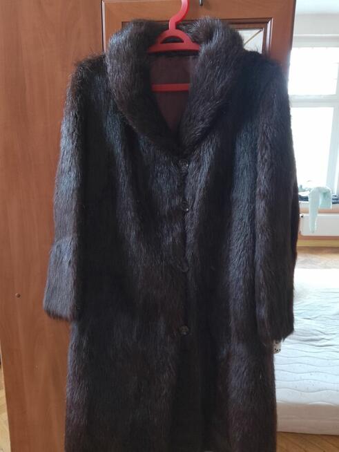 Płaszcz z prawdziwego futra z nutrii