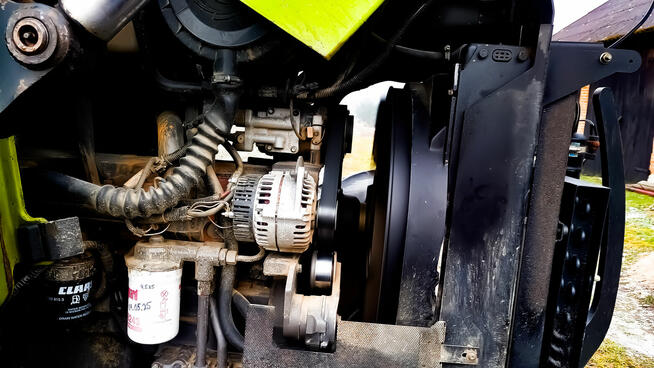 Ciągnik rolniczy Claas Ares 697 ATZ z ładowaczem czołowym