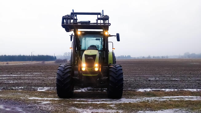 Ciągnik rolniczy Claas Ares 697 ATZ z ładowaczem czołowym