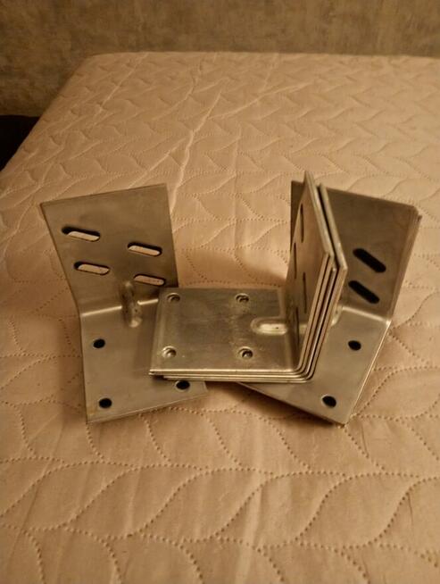 Kątownik do profilu ościeżnicy UA75 -68. 25 sztuk.