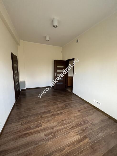 4 pokoje biurowe 65m2, MEDIA , 3 m-ca parking