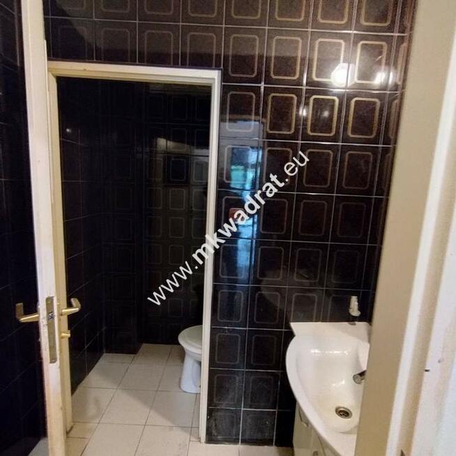 Lokal użytkowy z witryną przy głównej ulicy -Praga